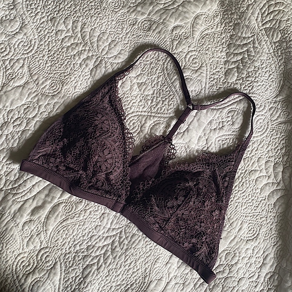 Victoria’s Secret Lace Bralette. Size Medium